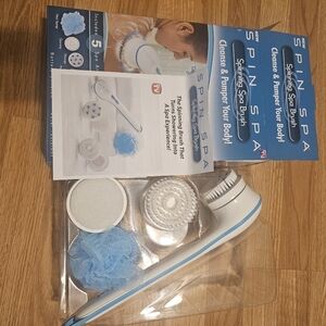 Spinning spa brush